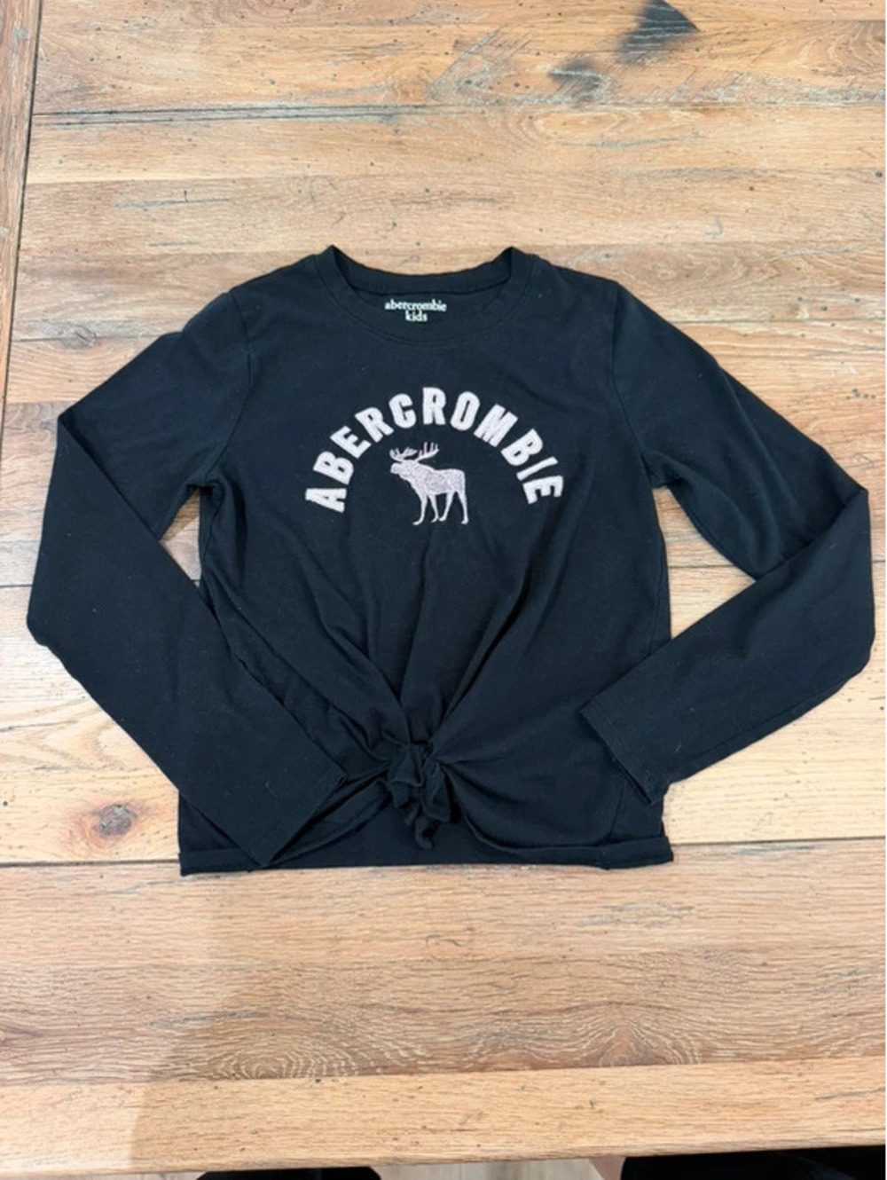 Abercrombie Kids black long-sleeve tee knotted at the front Size girls 9/10